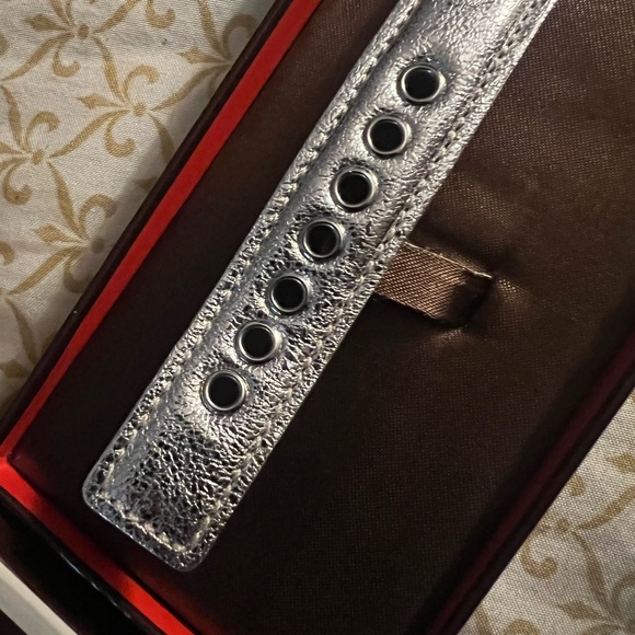 Coach star watch with leather strap - Picture 3 of 5